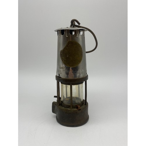 529 - TYPE 6 NUMBER 29 MINERS SAFETY LAMP