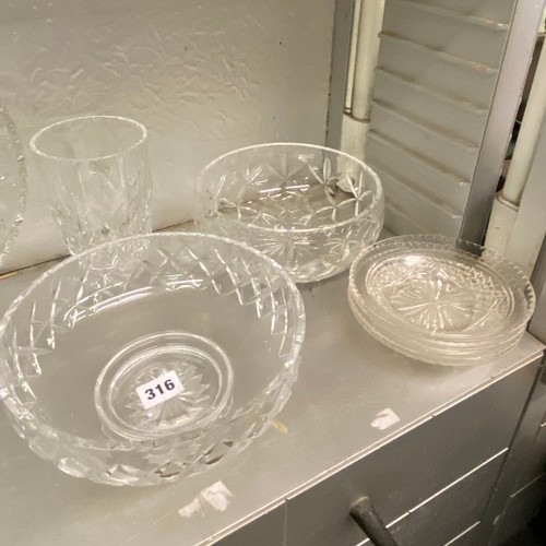 316 - SILVER RIMMED CUT GLASS FRUIT BOWL, ROYAL SCOTT CRYSTAL AND OTHER ETCHED FRUIT BOWLS AND VASES