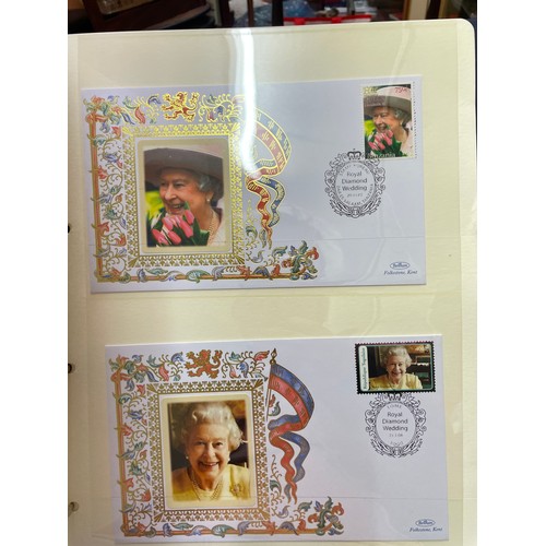 675 - EIGHT A4 BINDERS OF QUEEN ELIZABETH II DIAMOND WEDDING COIN COVER COLLECTIONS