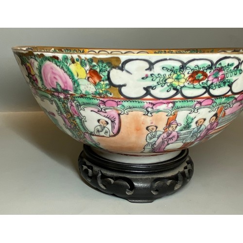 335 - REPRODUCTION CANTON FAMILLE ROSE PUNCH BOWL ON STAND