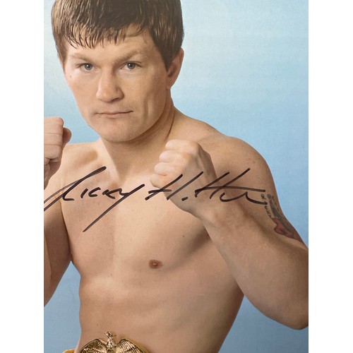 648 - SIGNED PHOTOGRAPH OF RICKY HATTON IN MOUNT