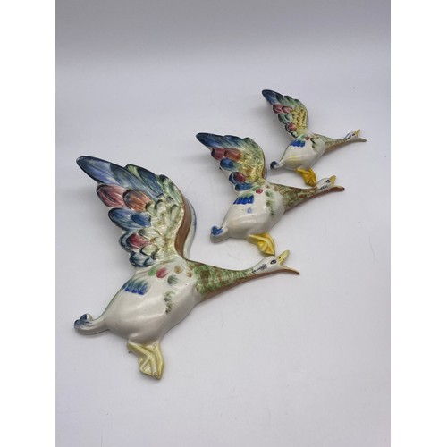 659 - SET OF THREE GRADUATED FLYING GEESE WALL POCKETS