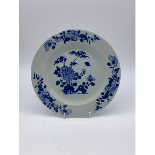 523 - PAIR OF 18TH CENTURY CHINESE BLUE AND WHITE PLATES AND JAPANESE PLATE DECORATED WITH VARIOUS INSECTS