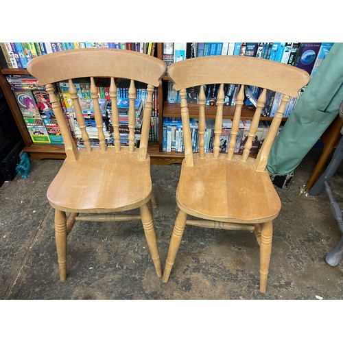 139 - PAIR OF TURNED SPINDLE BACK COUNTRY CHAIRS, BEECH TURNED SPINDLE AND FIDDLE BACK ELBOW CHAIR