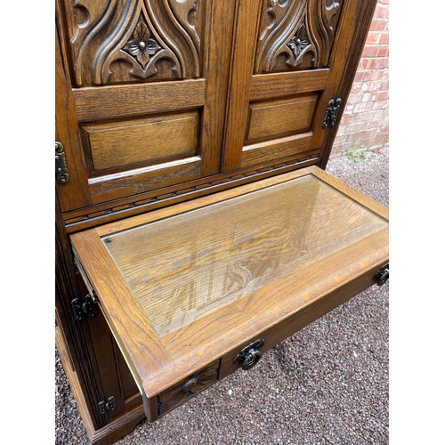 136 - OLD CHARM OAK LINEN FOLD CARVED UPRIGHT DRINKS CABINET