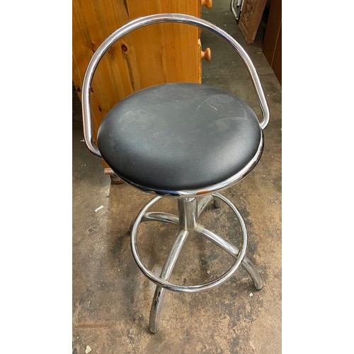 26 - EFF ETA CHROME SWIVEL STOOL