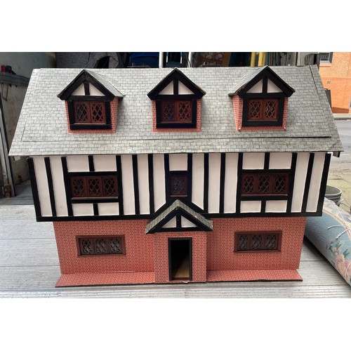 44 - MODEL TUDOR STYLE DOLLS HOUSE AND CONTENTS