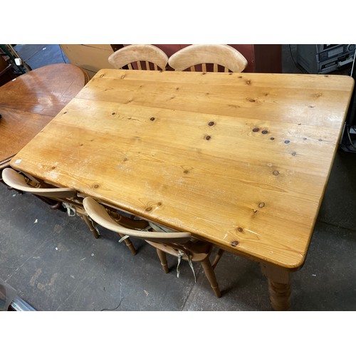 83 - PINE VICTORIAN STYLE FARMHOUSE TABLE AND FOUR SLAT BACK CHAIRS