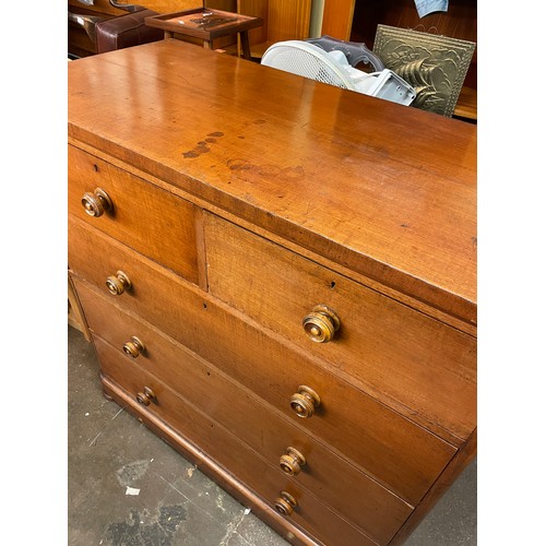 127 - VICTORIAN MAHOGNAY VENEER TWO OVER THREE DRAWER CHEST WITH TURNED HANDLES ON PLINTH BASE