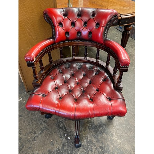 142 - RED BUTTON BACK LEATHER SWIVEL DESK ARMCHAIR