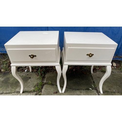 183 - PAIR OF WHITE PAINTED BEDSIDE TABLES WITH SINGLE DRAWER