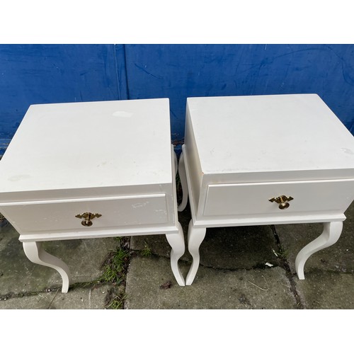 183 - PAIR OF WHITE PAINTED BEDSIDE TABLES WITH SINGLE DRAWER