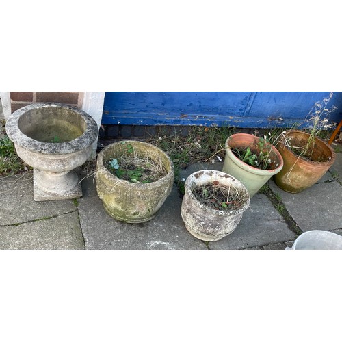 172 - SELECTION OF STONEWORK PLANTERS AND CAMPANA URN