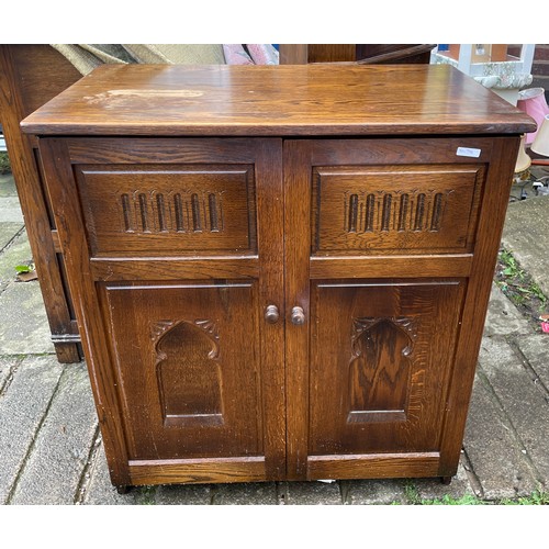 218 - WEBBER OAK TWO DOOR CUPBOARD