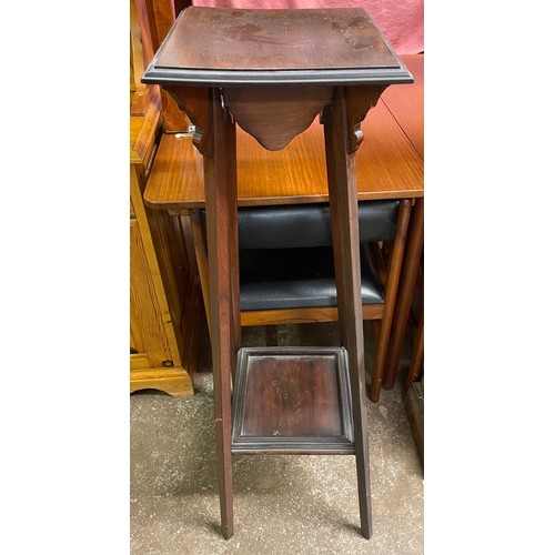 16 - EDWARDIAN TAPERED MAHOGANY JARDINIERE STAND WITH UNDERTIER