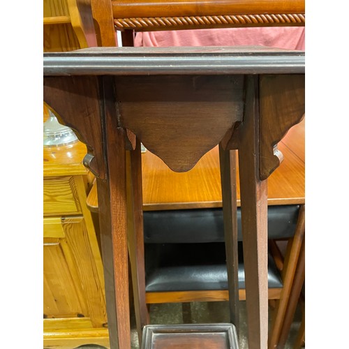 16 - EDWARDIAN TAPERED MAHOGANY JARDINIERE STAND WITH UNDERTIER