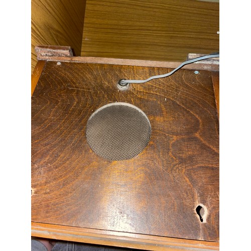 187 - 1930S STYLE WALNUT CASED SPEAKER