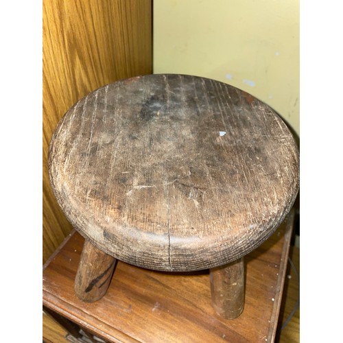 185 - SMALL PRIMITIVE OAK MILKING STOOL