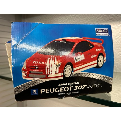 372 - RADIO COMMAND PEUGEOT CAR AND PORCHE CAR TOY