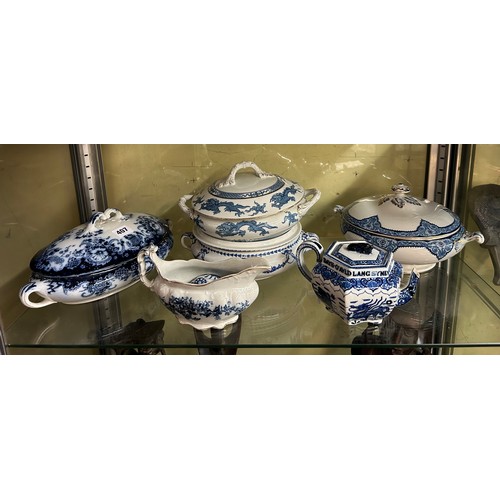 407 - FLO BLUE OVAL TUREEN AND COVER, OTHER BLUE AND WHITEWARE INC GRAVY BOAT AND TEAPOT