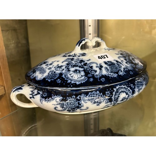 407 - FLO BLUE OVAL TUREEN AND COVER, OTHER BLUE AND WHITEWARE INC GRAVY BOAT AND TEAPOT