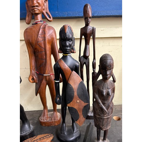 412 - CARVED AFRICAN MASAI TRIBE AND WARRIOR FIGURES SOME A/F