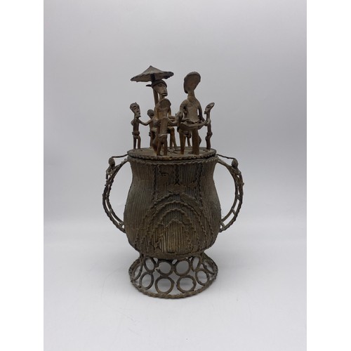 464 - LARGE GHANIAN ASHANTI BRONZE LIDDED KUDUO DECORATED WITH FIGURES