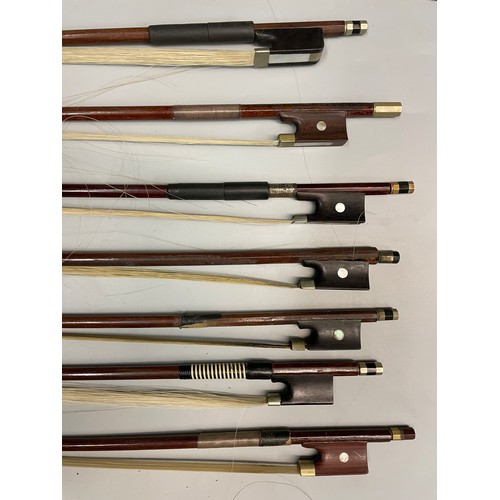 680 - TUBE OF VINTAGE VIOLIN BOWS A/F