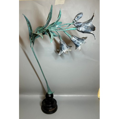 466 - BRONZE METAL WORK PAINTED SCULPTURE OF BUDDING FLOWERS WITH PLAQUE SIGNED GEOFFREY D.FRESLE