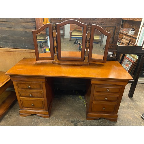 81 - CHERRY WOOD KNEEHOLE DRESSING TABLE WITH TRIPLE MIRROR AND CUSHION MOULDED DRAWERS