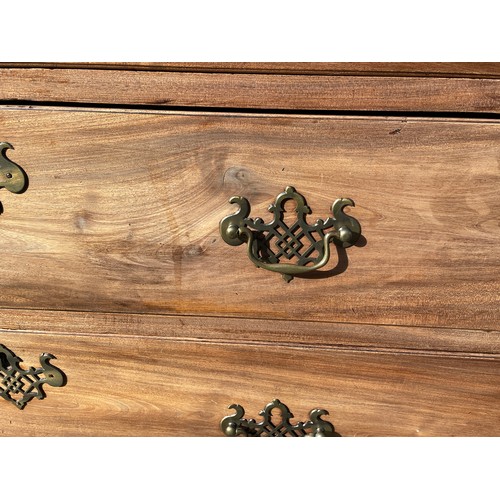 84 - GEORGE III MAHOGANY TWO OVER THREE DRAWER CHEST WITH PIERCED BRASS ESCUTCHEONS AND BACK HANDLE PLATE... 