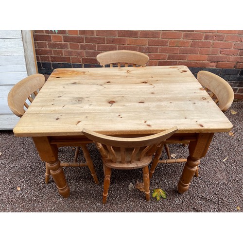 104 - VICTORIAN STYLE PINE FARMHOUSE KITCHEN TABLE AND FOUR SLAT BACK DINING CHAIRS