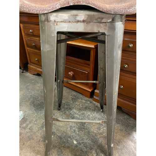 124 - VINTAGE METAL SADLE SEAT WORK SHOP HIGH STOOL