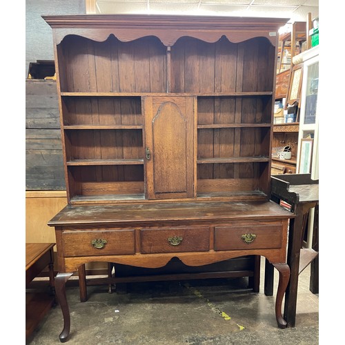 158 - REPRODUCTION OAK MID 18TH CENTURY STYLE DRESSER BASE WITH PLATE RACK