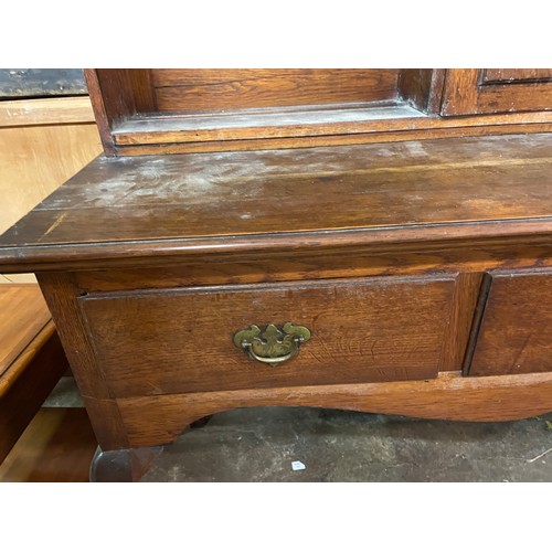 158 - REPRODUCTION OAK MID 18TH CENTURY STYLE DRESSER BASE WITH PLATE RACK