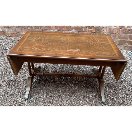 70 - REPRODUCTION MAHOGNAY MINI SOFA STYLE COFFEE TABLE