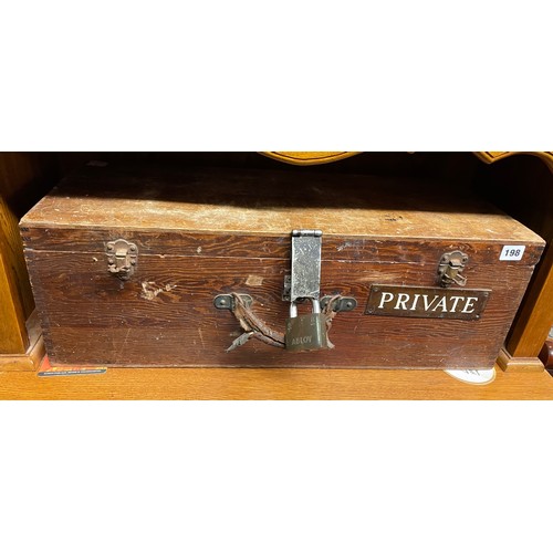 198 - VINTAGE TOOLBOX WITH REMOVABLE INTERIOR TRAY