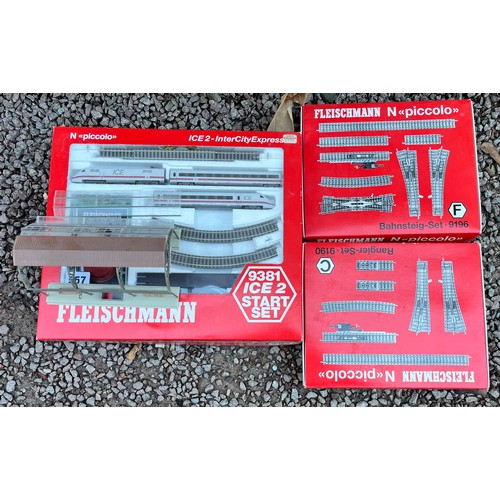 557 - BOXED FLEISCHMANN 9381 ICE2 START SET, SCHUNTER SET AND PLATFORM SET