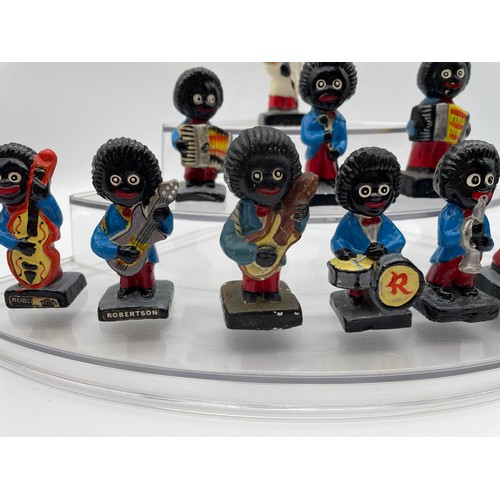 577 - ROBERTSON ADVERTISNG 10 PIECE BAND FIGURES AND ONE OTHER