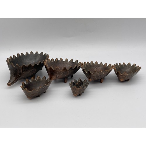 458 - NOVELTY CAST METAL STACKING HEDGEHOG ASHTRAY