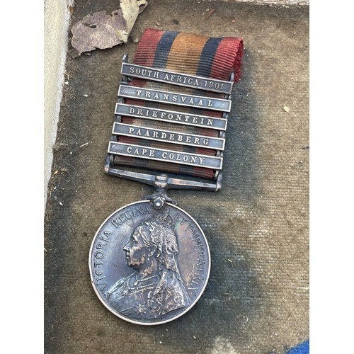 472 - MOUNTED BOARD OF MEDALS AWARDED TO PTE H. ELLWOOD INCLUDING SOUTH AFRICA CONSTABULARY, INDIA GENERAL... 