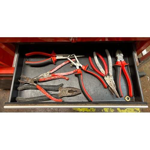 394 - RED STAINLESS STEEL 4 DRAWER TOOL BOX INCLUDING A SELECTION OF TORQUE AND SOCKET WRENCHES, PLYERS, T... 