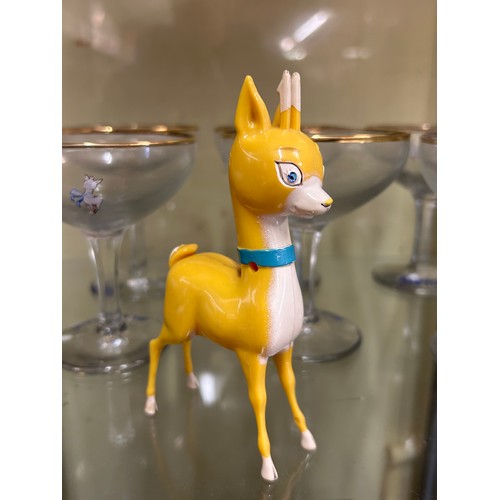 420 - SET OF SIX BABYCHAM DRINKING GLASSES AND MASCOT FIGURE