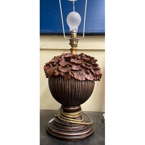 422 - CARVED WOODEN EFFECT RESIN TABLE LAMP DECORATED WITH ACORNS AND LEAVES