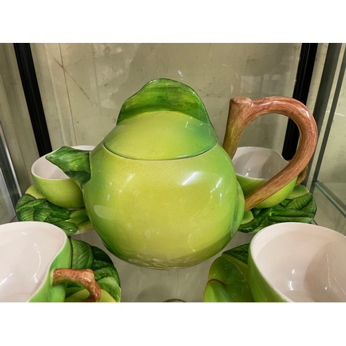 279 - NOVELTY GREEN APPLE DECORATED TEAPOT, CUPS AND SAUCERS