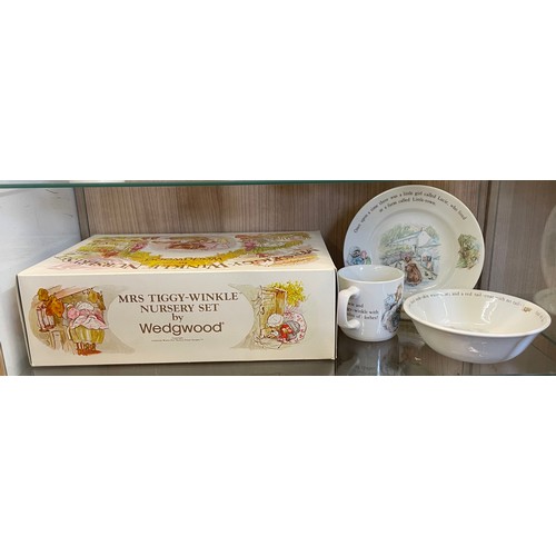 432 - BOXED WEDGEWOOD MRS TIGGY WINKLE NURSERY SET