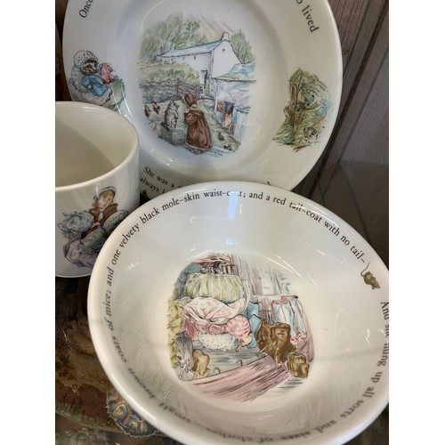 432 - BOXED WEDGEWOOD MRS TIGGY WINKLE NURSERY SET