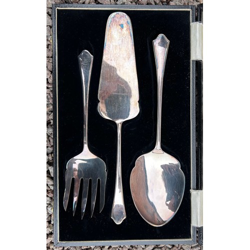 450 - PIGEON HOLE OF CASED CUTLERY INCLUDING STEAK KNIVES AND SERVING SET