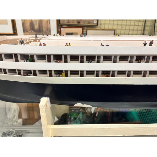 345 - LARGE MODEL OF CRUISE SHIP 'DOURO VENTURER'