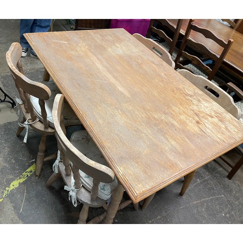 69 - LIGHT WOOD KITCHEN DINING TABLE AND FOUR SPINDLE BACKED STYLE FARMHOUSE CHAIRS